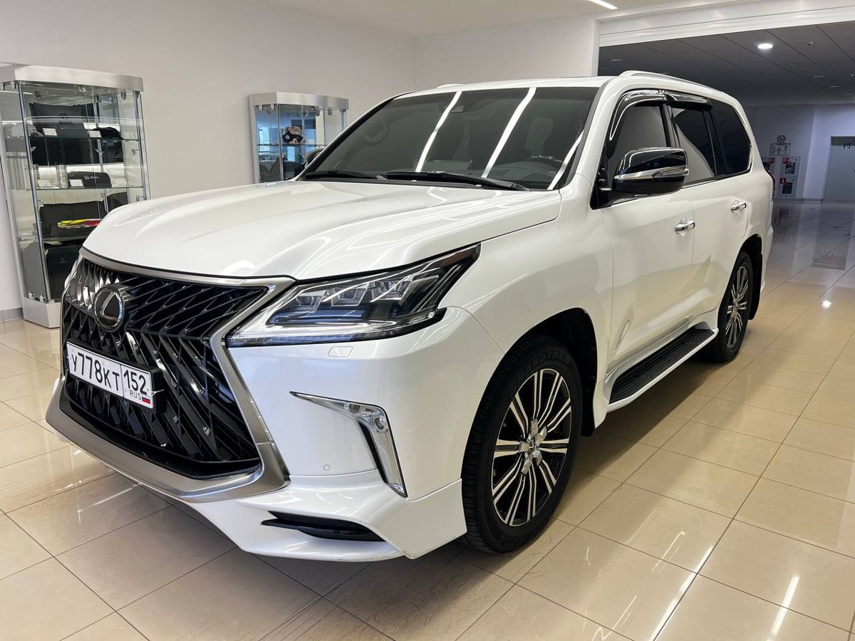 Lexus LX